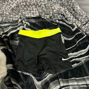 Black yellow band Nike pros